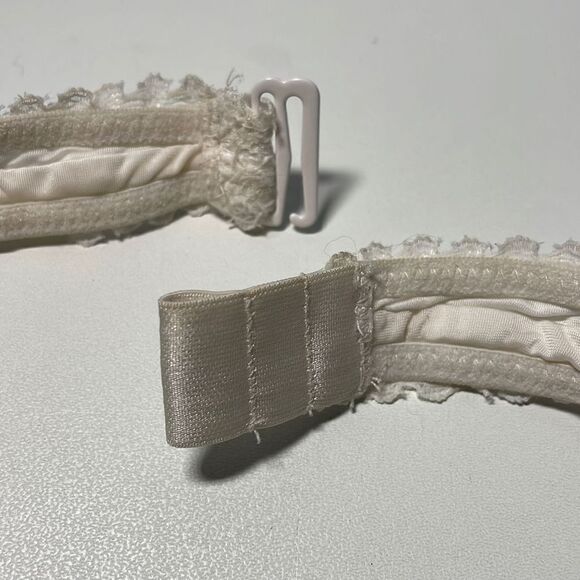 Victoria’s Secret XS Bralette Halter Top - Picture 3 of 6